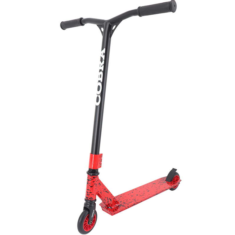 φτηνό κασκαντέρ (splatter red/black)